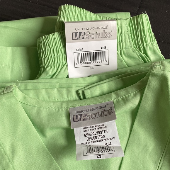 Uniform Advantage Scrubs Set (NWT) - Picture 6 of 7